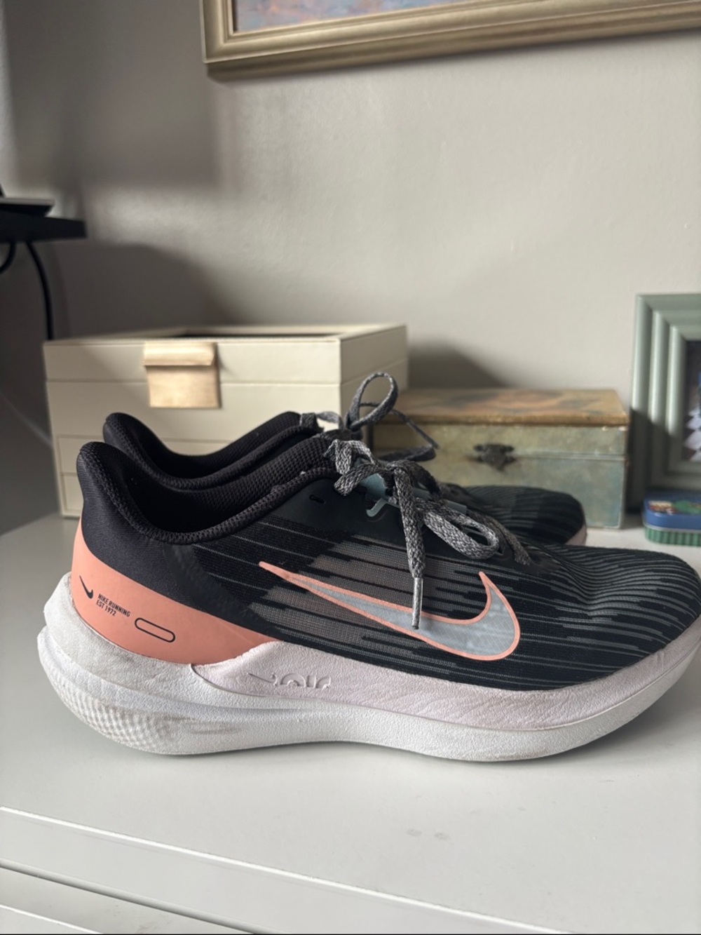Nike Women's Black and Gray Athletic Shoes - Picture 4 of 4